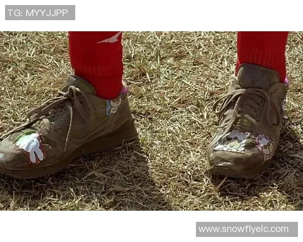 在泥泞的赛场上足球鞋的坚持与挑战